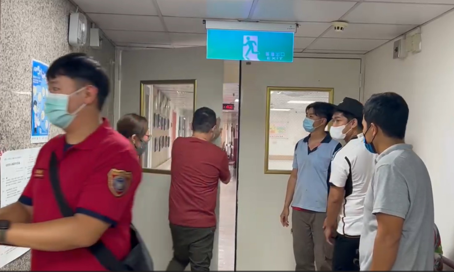 關閉AB區防火門