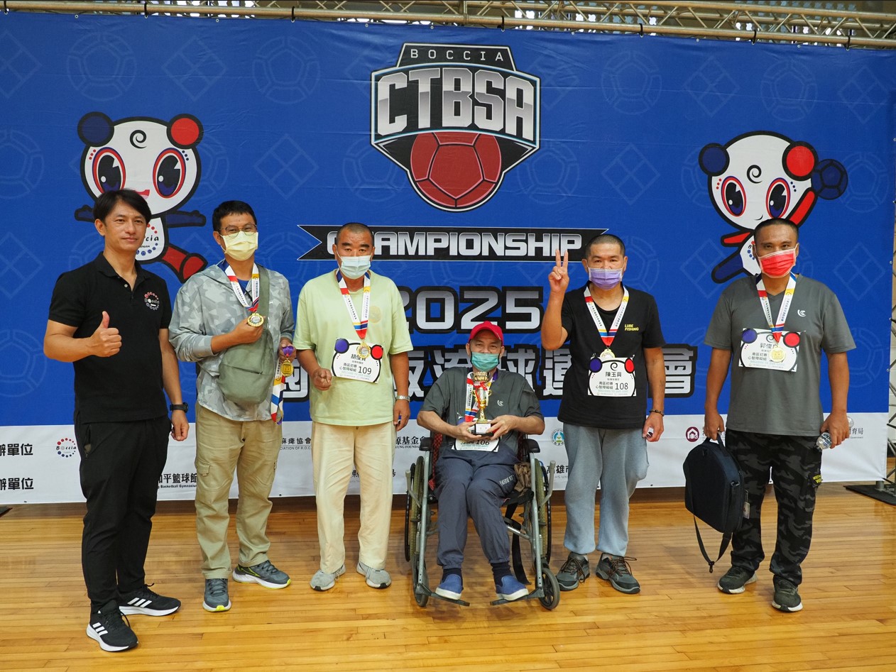 賀!! 玫瑰園家友勇奪下南區地板滾球冠軍