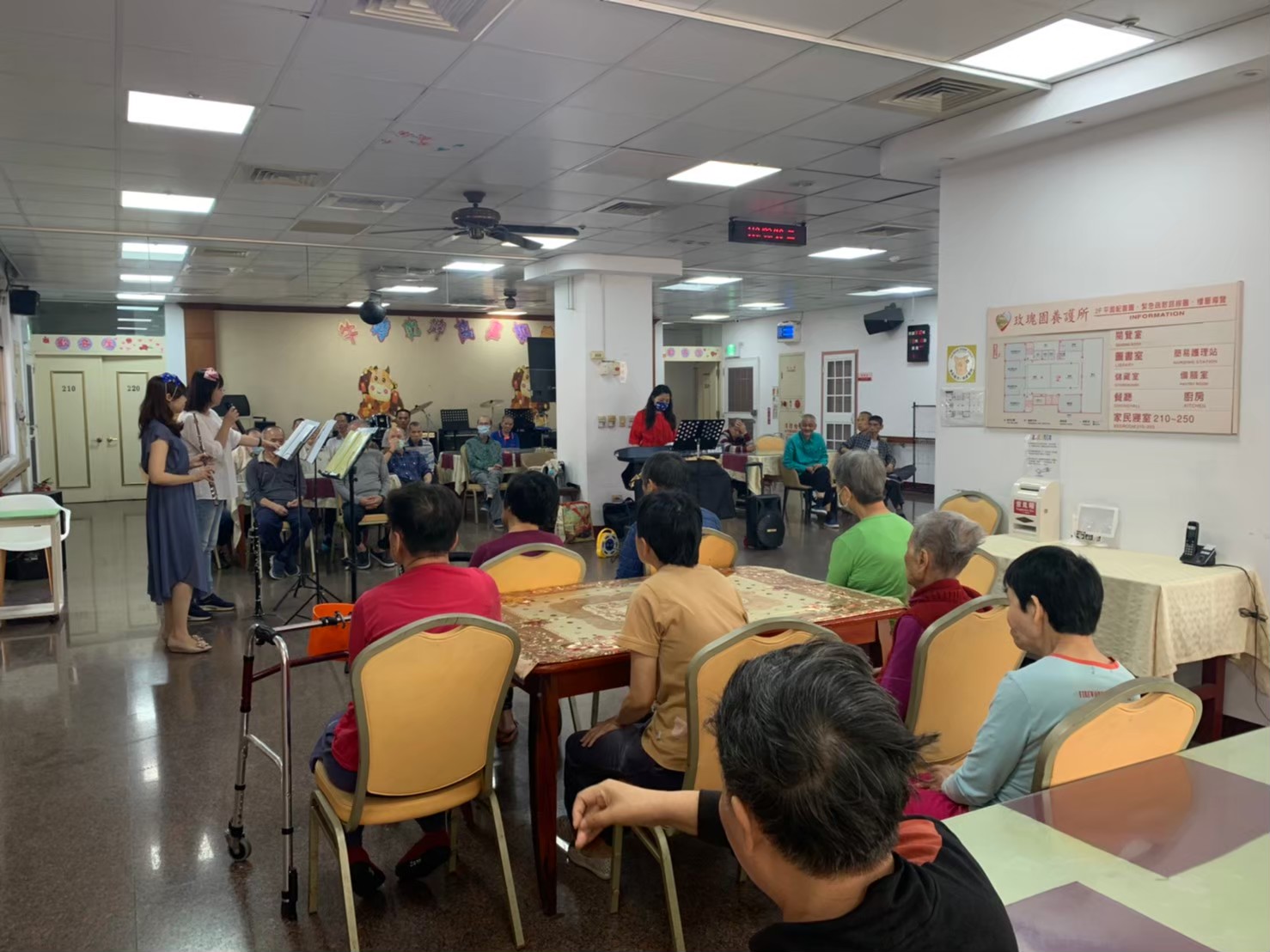 團體志工服務-小豆苗樂團演奏