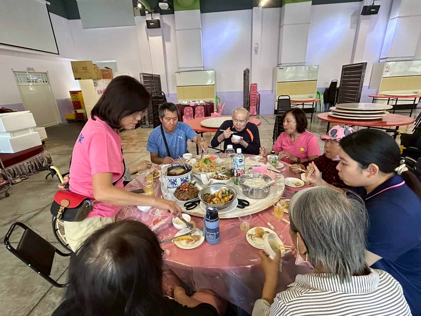 吃到豐盛的午餐囉~