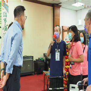 新進家友自我介紹,董事長熱情歡迎