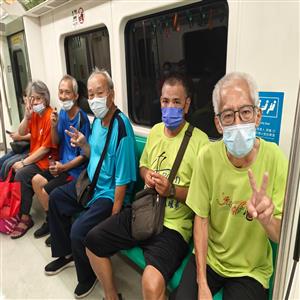 搭乘捷運的過程中,有點緊張的心情