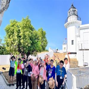 純白的燈塔超美的