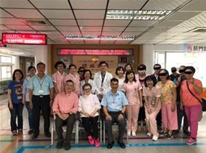 董事長、王董、邱院長、各單位同仁及家屬/病友大合照。