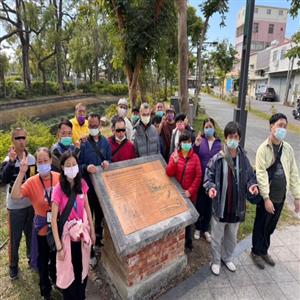 護城河—環抱古城的生命之流